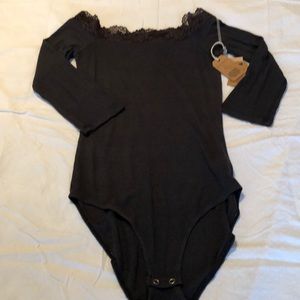 American Eagle off the shoulder softsexy bodysuit